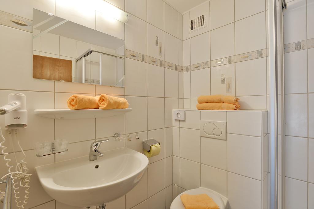 Gaestehaus Knunbauer Майрхофен Экстерьер фото